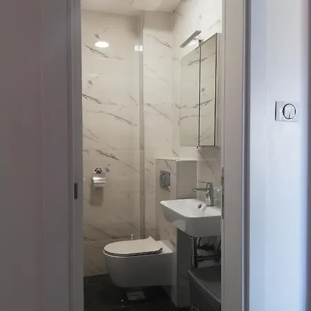 Apartman Divna Διαμέρισμα *